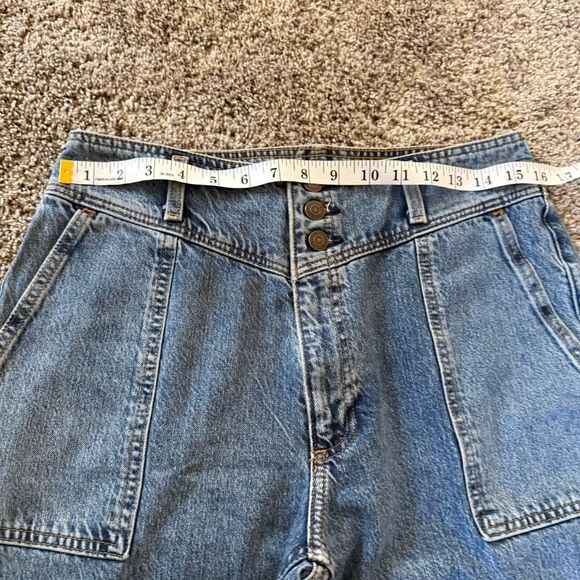 Abercrombie & Fitch Medium Wash High Rise Women's A&F Mom‎ Jeans 28 (28 x 28.5) - Picture 4 of 10